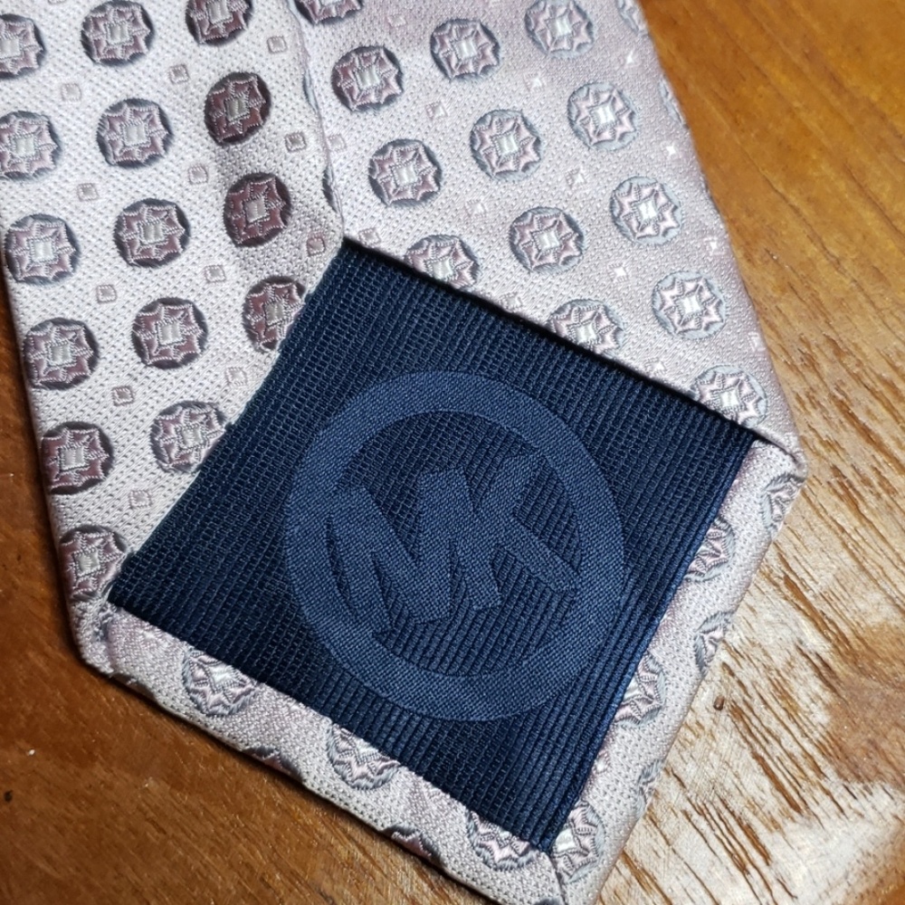 2/$15 SALE Michael Kors Pink Silk Tie - Picture 5 of 8